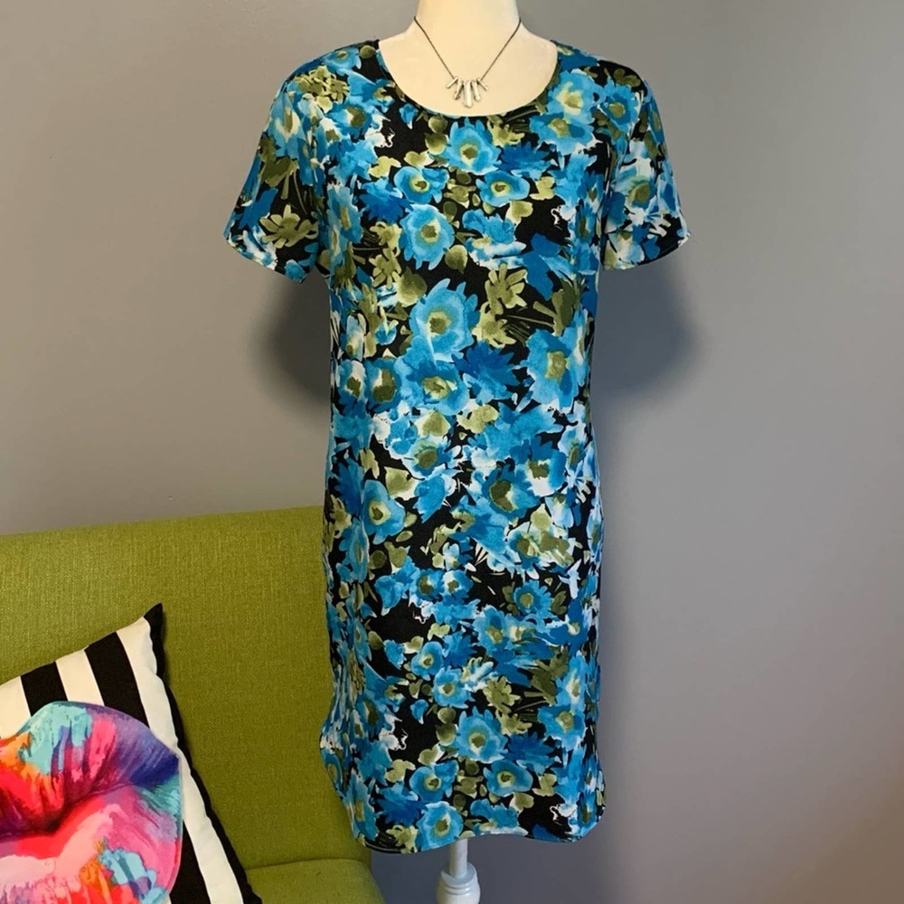 WAYF Blue Floral Short Sleeve Shift Dress